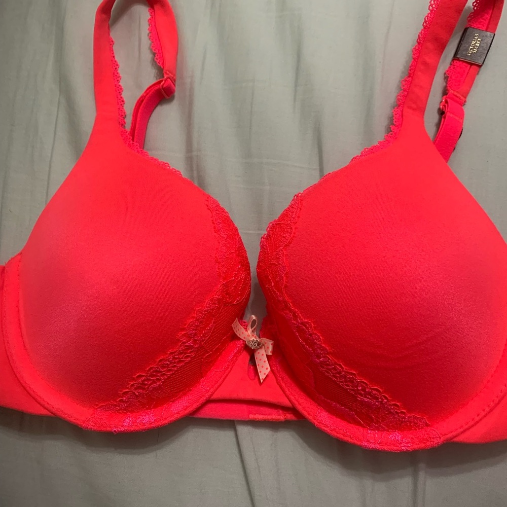 BODY BY VICTORIA light push up bra